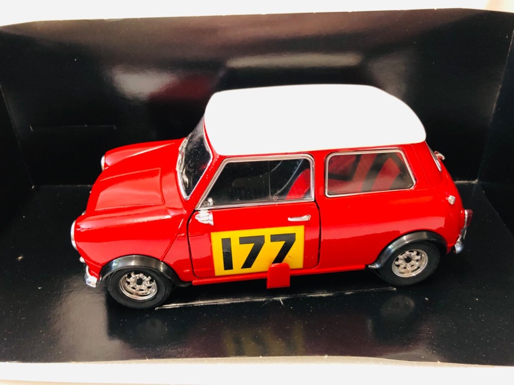 1:16 not 1:18 Sólido Mini Cooper Red #177 As New