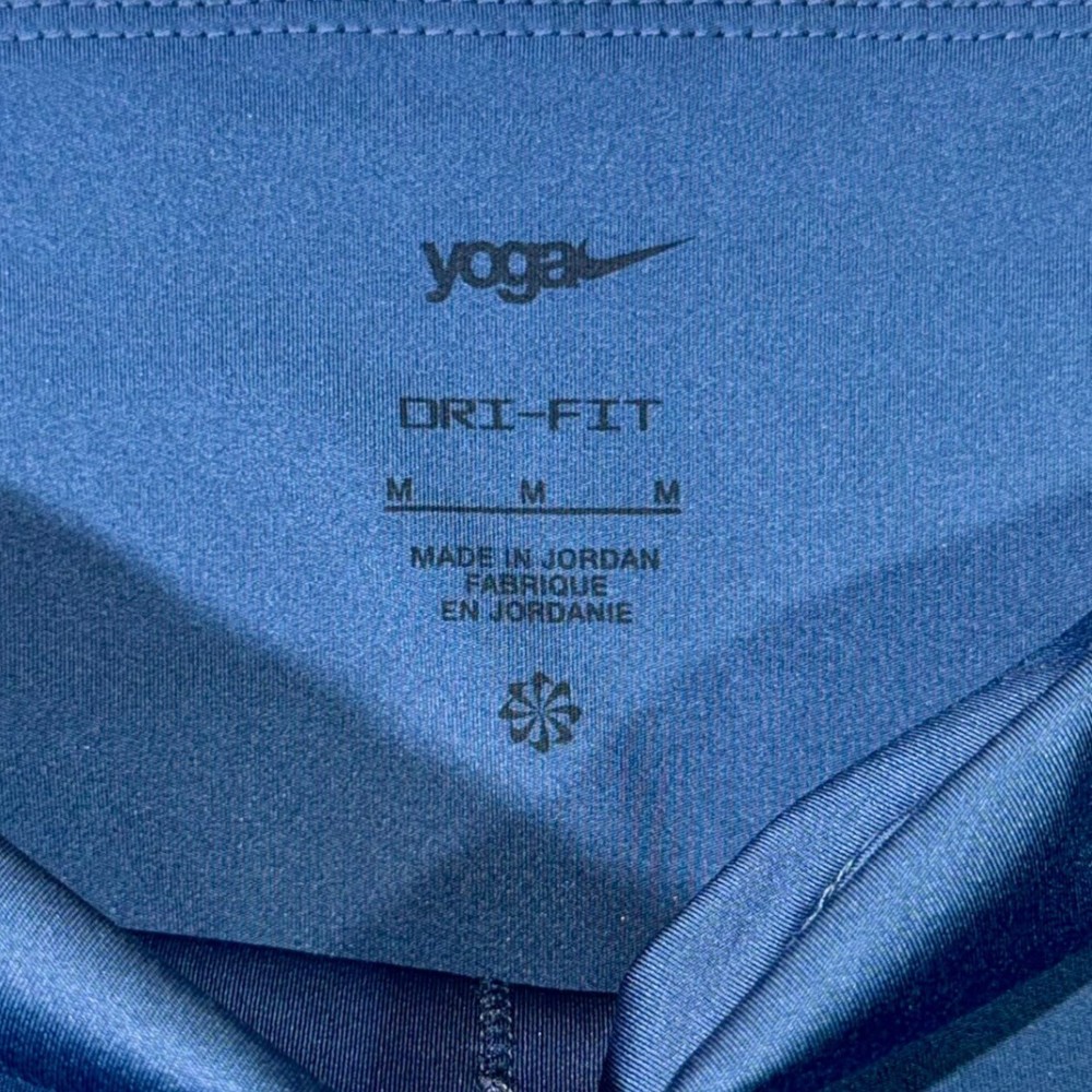 Trendy Nike Dri-FIT High-Waisted Yoga Leggings Medium Y2K Athleisure ⭐️