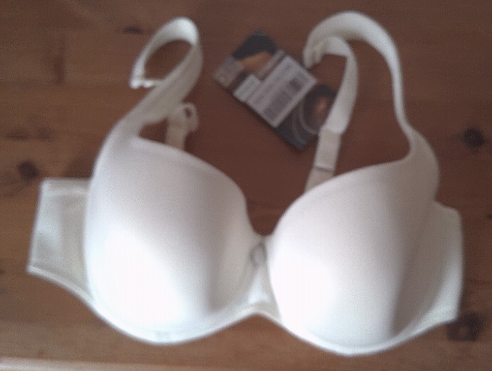 34C - New Contrurelle by Felina Lightly Moulded Wired Bra Vanilla UK Size 34C