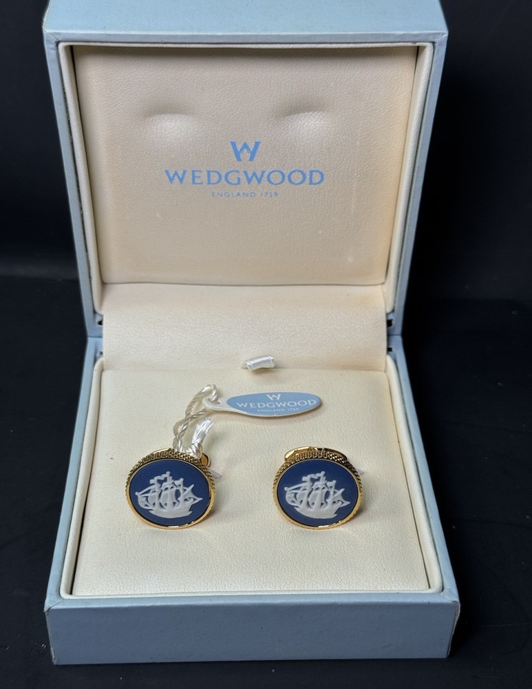 Wedgwood Jasperwear Cufflinks Set Gold Blue Tone Sailboat Ship England