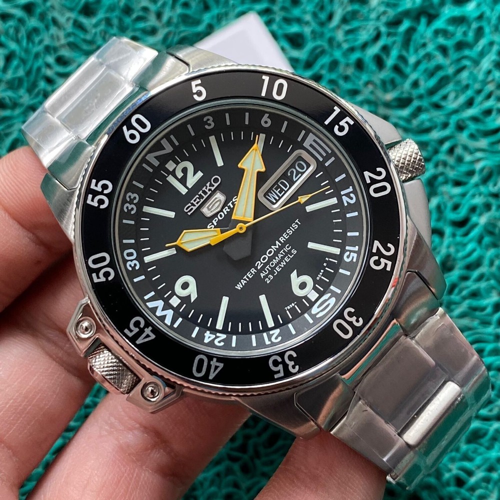 NEW Seiko 5 Sports SKZ211K1 Map Meter Automatic Compass Men Watch Stainless