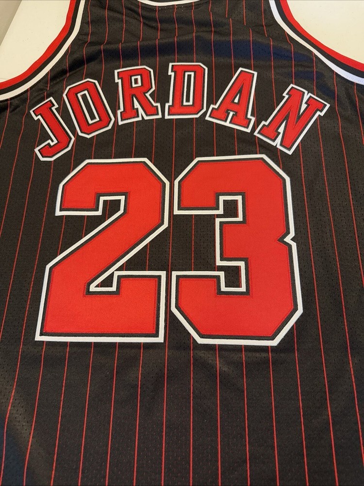 1995-96 Authentic Michael Jordan Chicago Bulls Mitchell Ness Jersey 48 XL