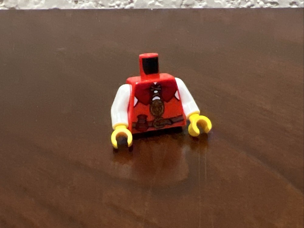 LEGO Castle Torso Kingdoms Kings Castle Guard  973pb0697c01 Retried Rare