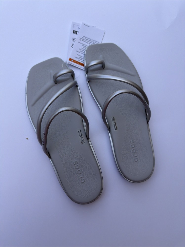 New NWT Womens Crocs Miami Toe Loop Sandals - Size 8 - Metallic Silver Vacation