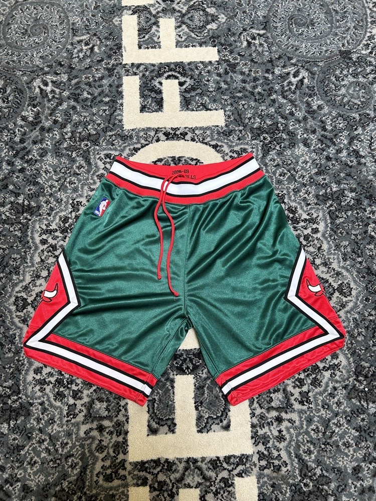 Size M- Mitchell & Ness Chicago Bulls 2008-09 GREEN WEEK NBA Shorts