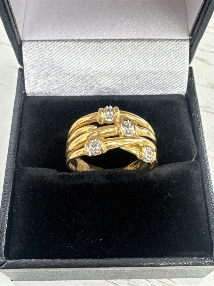 18k Yellow Gold Ring Size 7 unisex