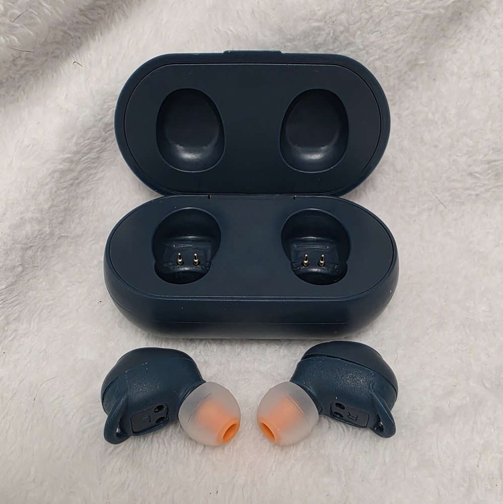 Polaroid  Wireless Bluetooth  Earbuds  With Charging Case