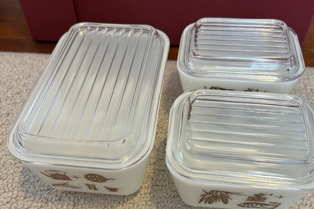 3 Vintage Pyrex Early American Dish Set Refrigerator Dishes with Lids 501 & 502