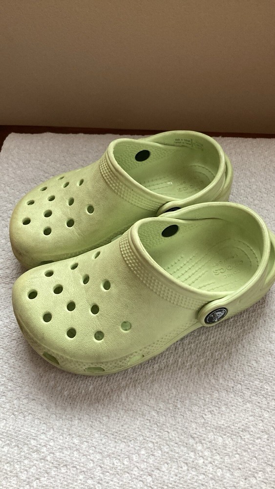 Kid’s Crocs Classic Slip On With Heel Strap Size 10