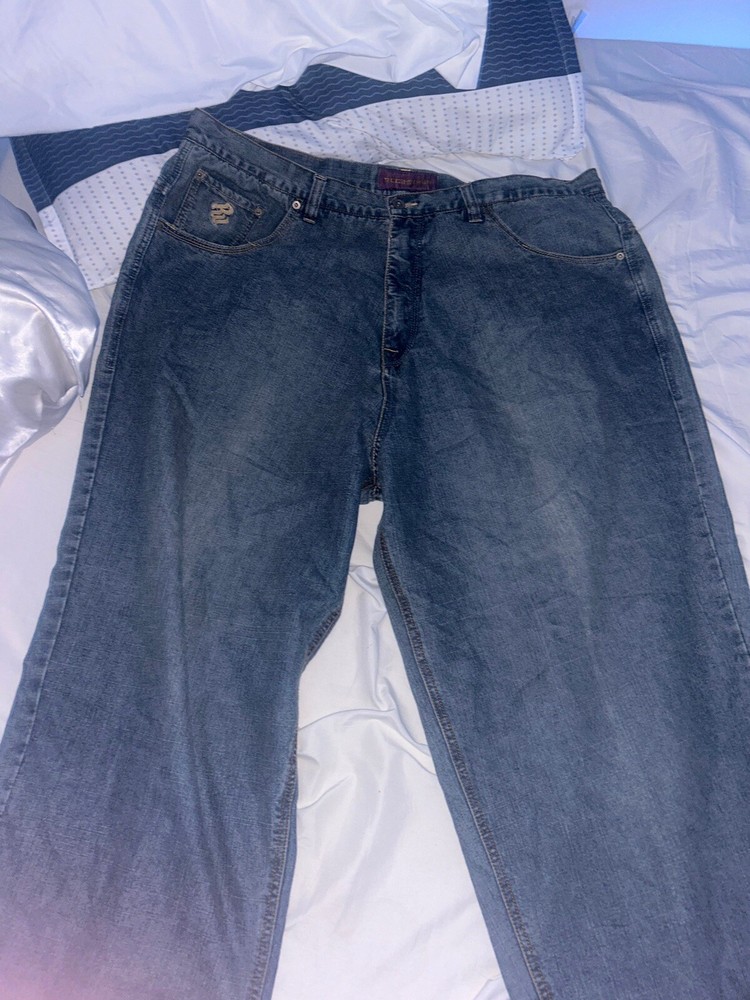 Stylish Men’s Rocawear Baggy Jeans for Comfortable Everyday Wear