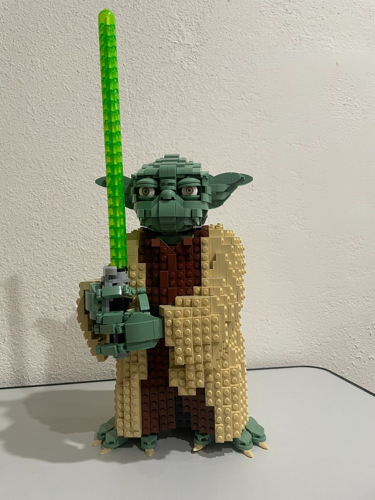 LEGO Star Wars Yoda Sculpture Building Set 75255