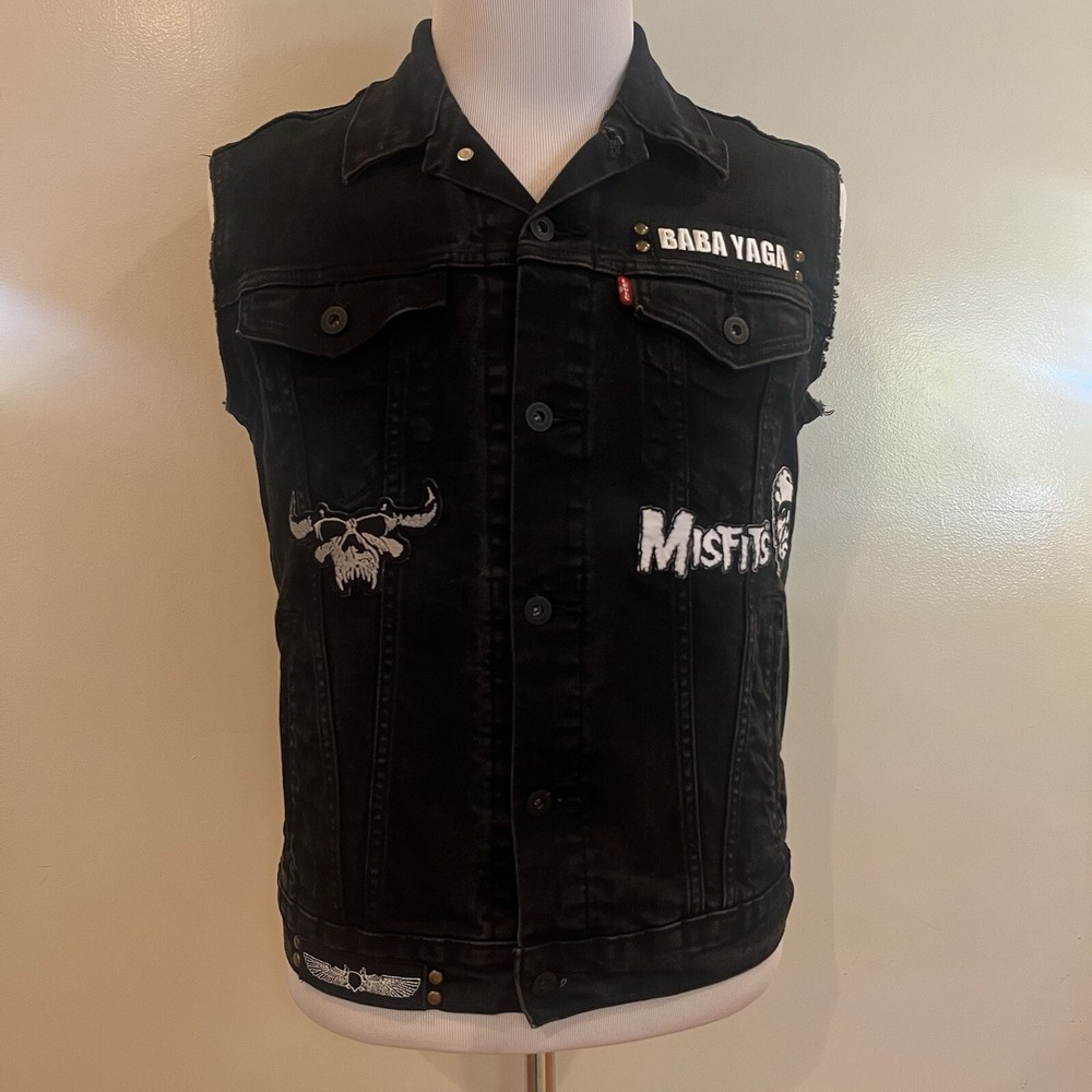 Levi’s - Battle Vest - Black - Music/Movie Patches Sewn-on - size M - Original