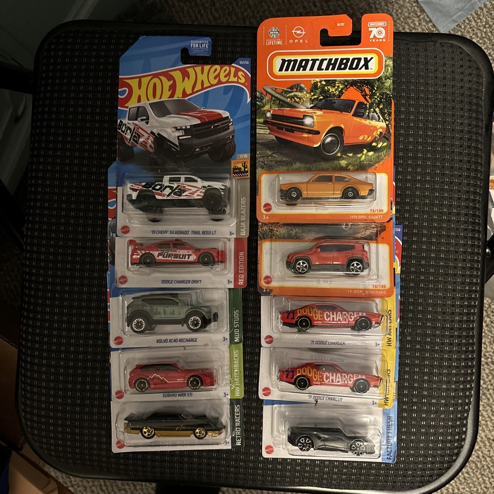Matchbox/Hot Wheels Lot Of 10 For $13. Free Shipping/Dodge/Chevy/Volvo/Lotus/