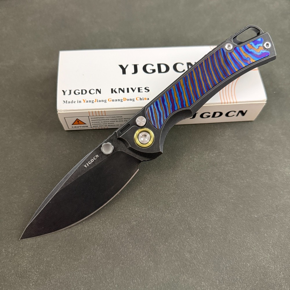 YJGDCN RIHE Design Bohler M390 Blade Button Lock Titanium Damascus Handle YJ2526