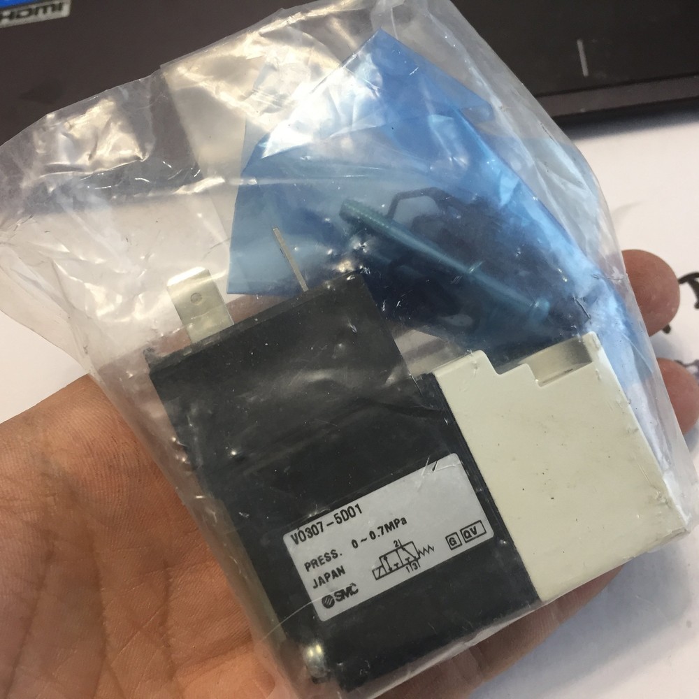 1PC New SMC V0307-5D01 Solenoid Fast Shipping V03075D01