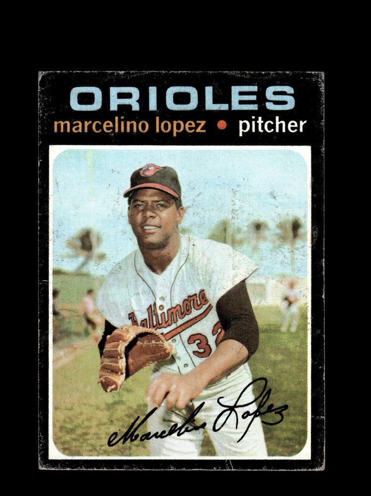Baltimore Orioles Marcelino Lopez #137 Topps Baseball Very Good top