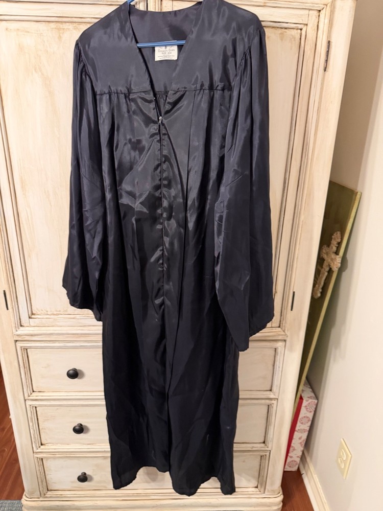 Jostens Graduation Treasure Gown