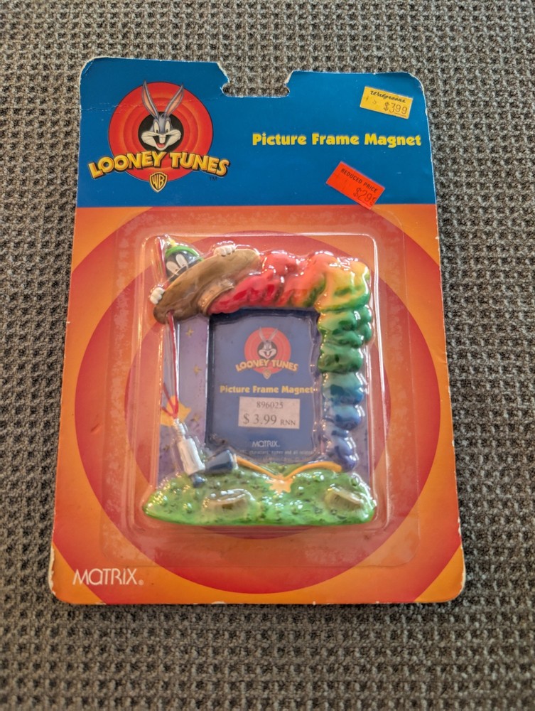 Warner Bros 1997 Looney Tunes Marvin Martian Mini Picture Frame Magnet