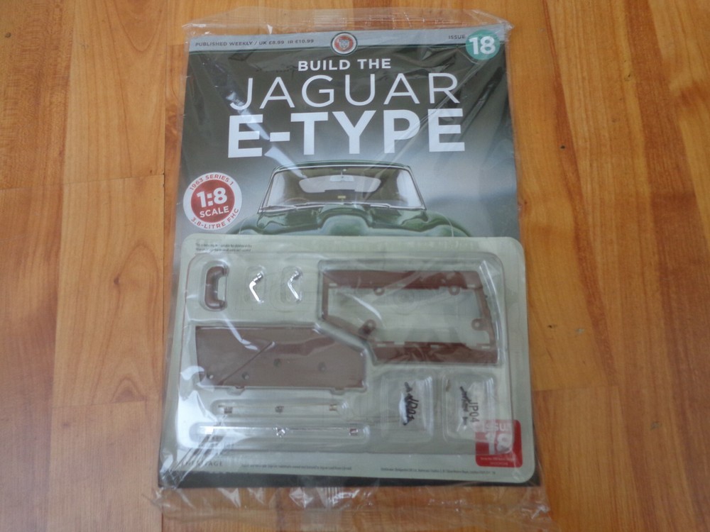 1/8 DEAGOSTINI BUILD YOUR OWN THE JAGUAR E-TYPE CAR ISSUE 18 INC PART