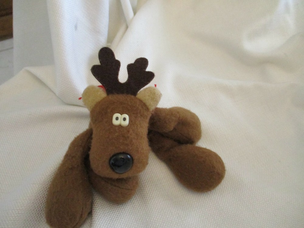 cute  hallmark felt christmas rodney 10x5