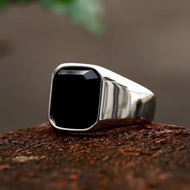 Simple Design Fashionable Men's and Women's Rings Metal Craftsmanship Classic