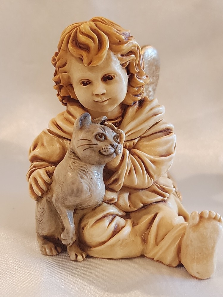 Harmony Kingdom Retired 2003 Adoree Angel and Cat Figure by David Lawrence