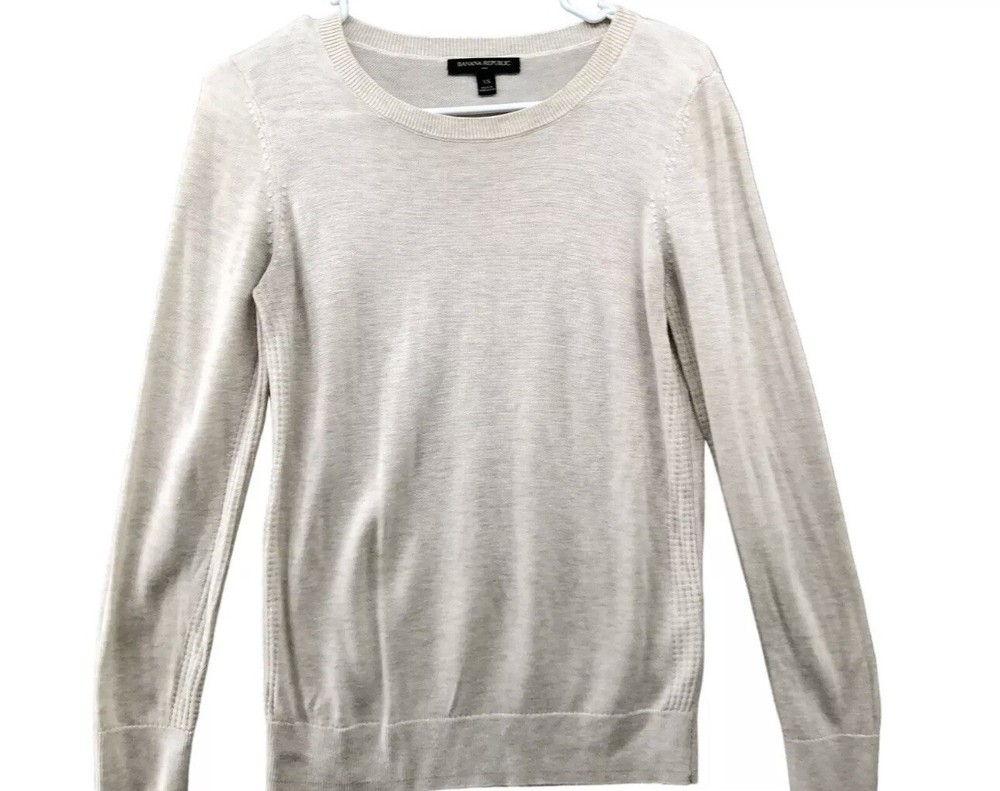 Banana Republic Womens XS Lightweight Beige Crewneck Knit Sweater
