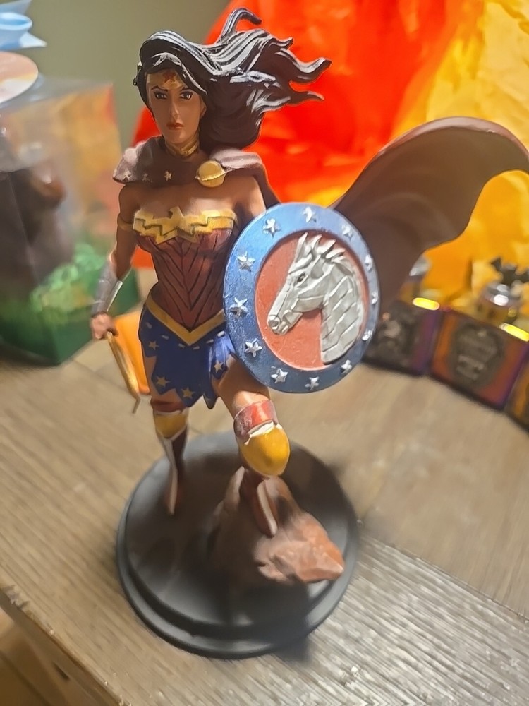 DC Icon Heroes Wonder Woman Collectible Statue NEW 3548 Of 5004 Made  GAMESTOP