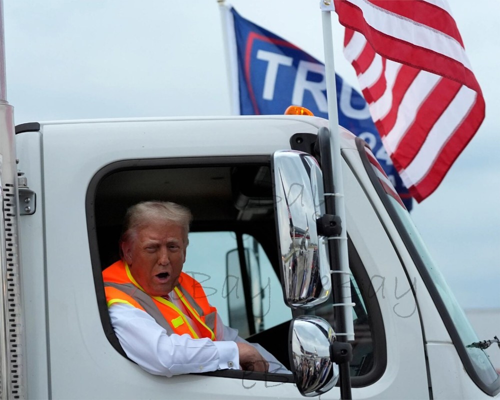 PRESIDENT DONALD TRUMP IN GARBAGE TRUCK HEADED TO WISCONSIN