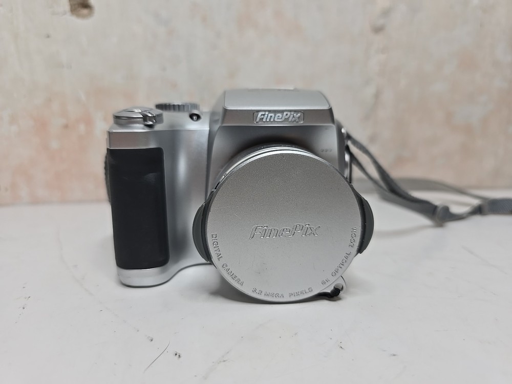 Fujifilm FinePix S Series S3000 3.2MP Digital Camera - Silver