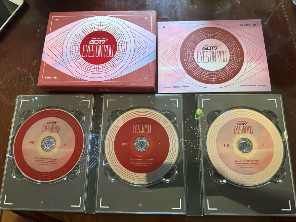 GOT7 GOT 7 2018 WORLD TOUR EYES ON YOU BLU-RAY + PHOTOCARD SET Excellent