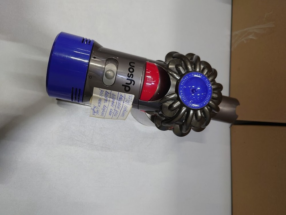 Dyson V7 V8 Vacuum Used Weak Battery Minor Heating No Accessories