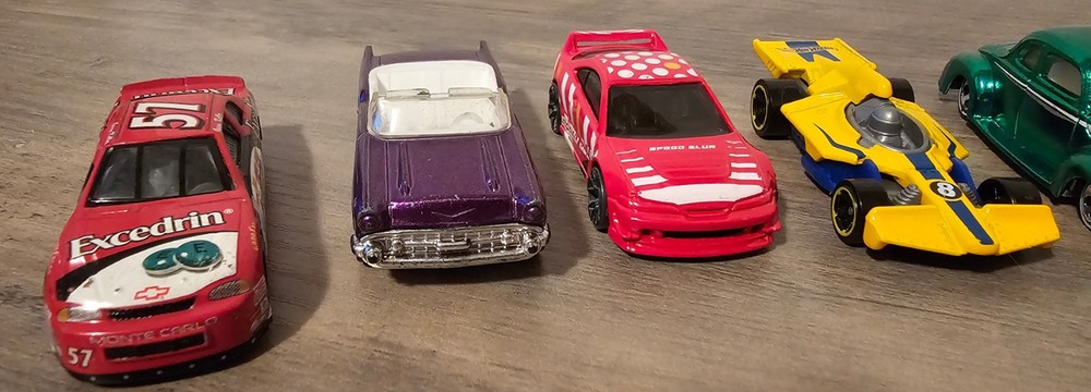 Vintage Hot Wheels, Matchbox, and Toy Car Lot of 34 See Pictures