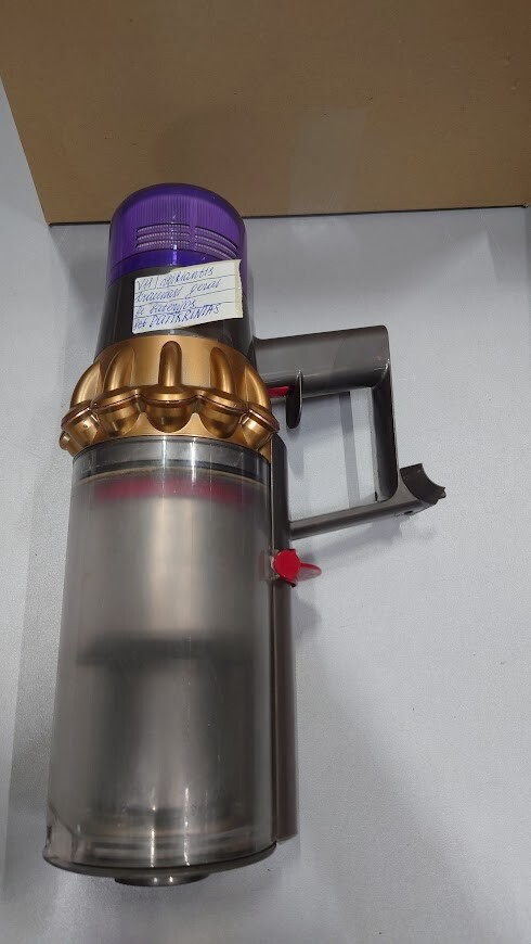 Dyson V11 Vacuum Cleaner Working No Battery Used Good Condition