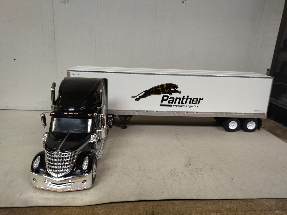 2016 International LoneStar Panther American Truck 1:43 Scale Altaya IXO Model