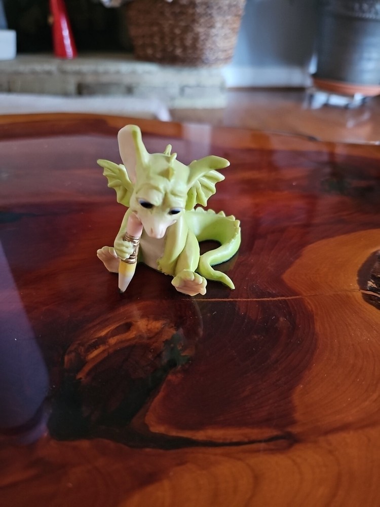 Whimsical World of Pocket Dragons Scribbles 1989 Figurine Real Musgrave(89-94)