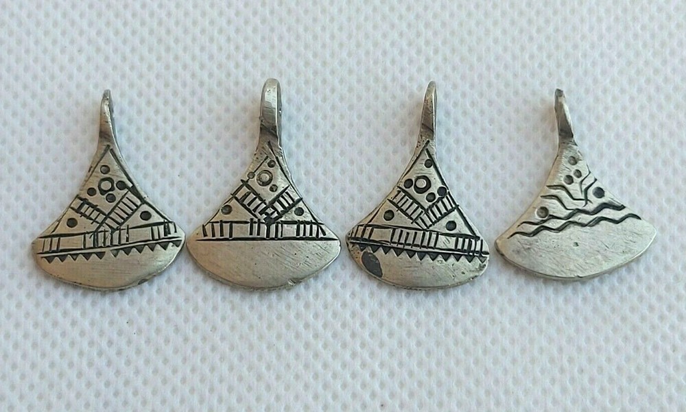 LOT OF WEARABLE ANCIENT VIKING COLOR SILVER THOR'S HAMMER AMULET WITH PATTERNS