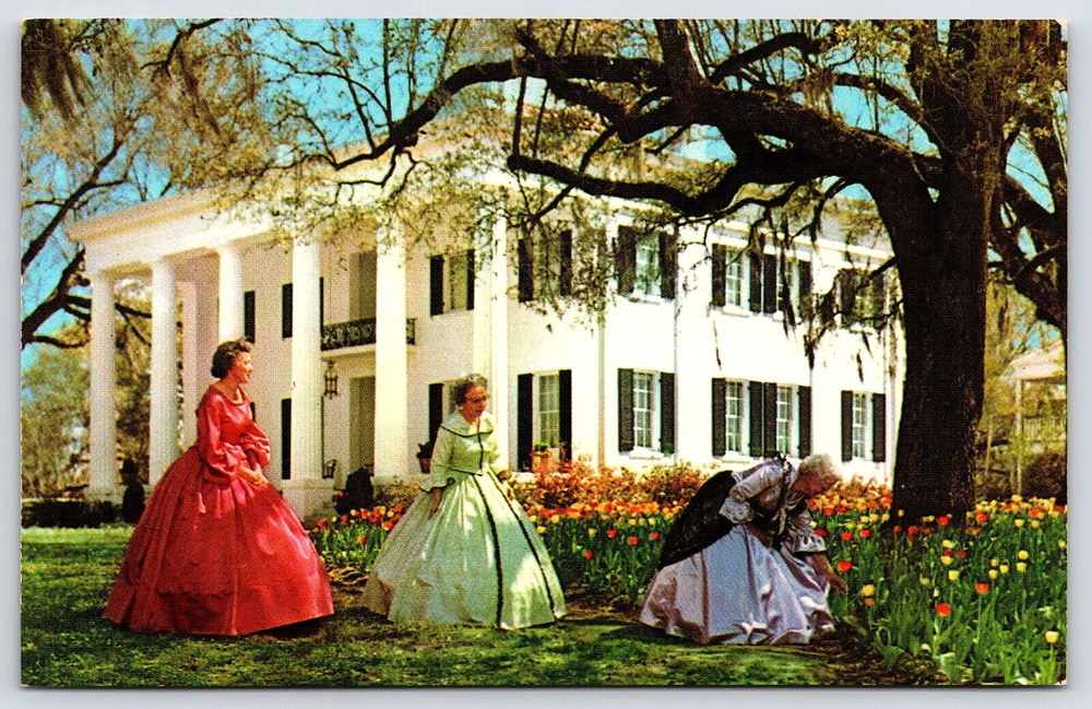 VINTAGE OLD ANTIQUE POSTCARD D'EVEREUX HOUSE LADIES DRESSES FLOWERS NATCHEZ, MS