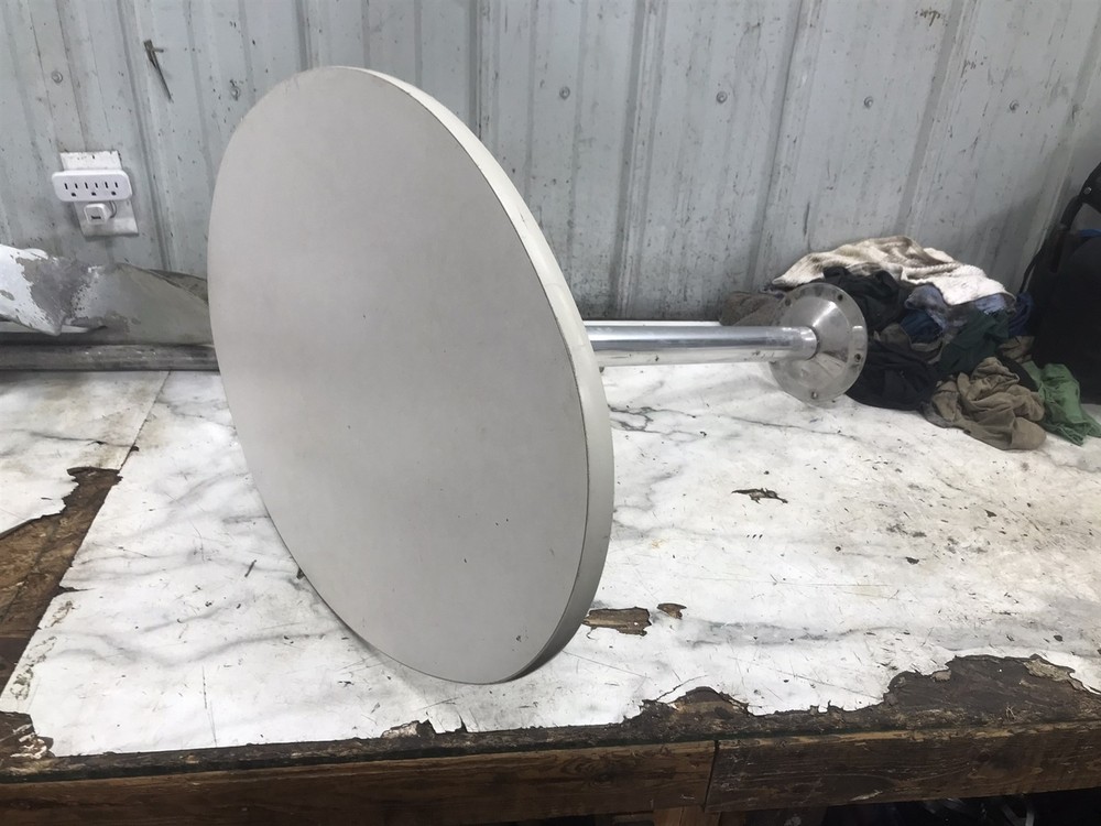 00 Four Winns 338 Vista Boat table top and support post pole