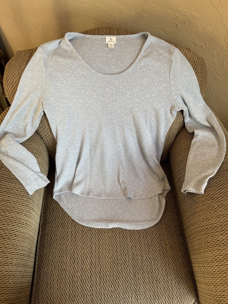 B New York Sweater Women’s Size XL Light Blue Long Sleeve Longer In Back