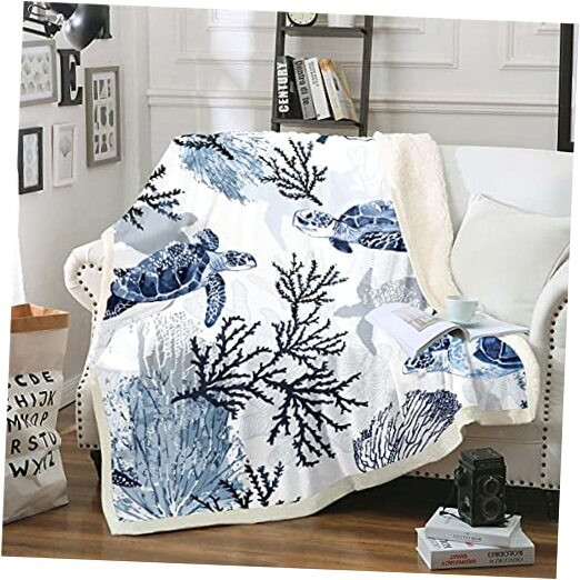 Hawaiian Turtle Sherpa Fleece Throw Blanket in White and Blue Sea