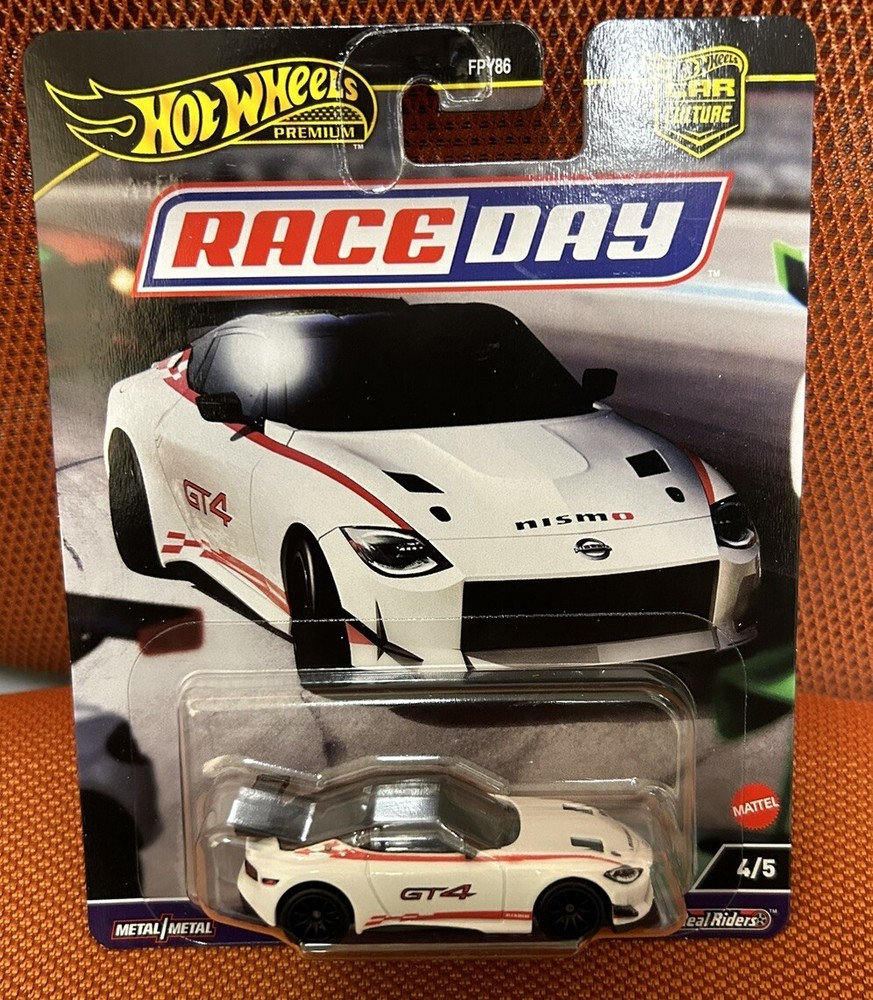 Hot Wheels Premium Car Culture Race Day 2023 NISSAN Z GT4 4/5