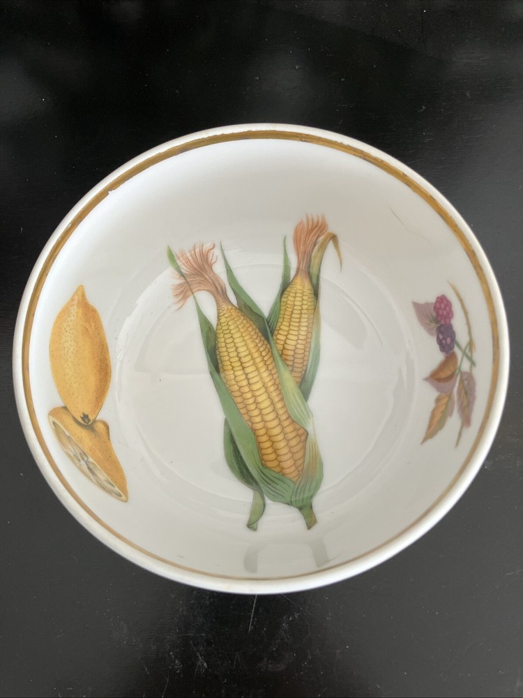 Royal Worcester Evesham Gold 5.25