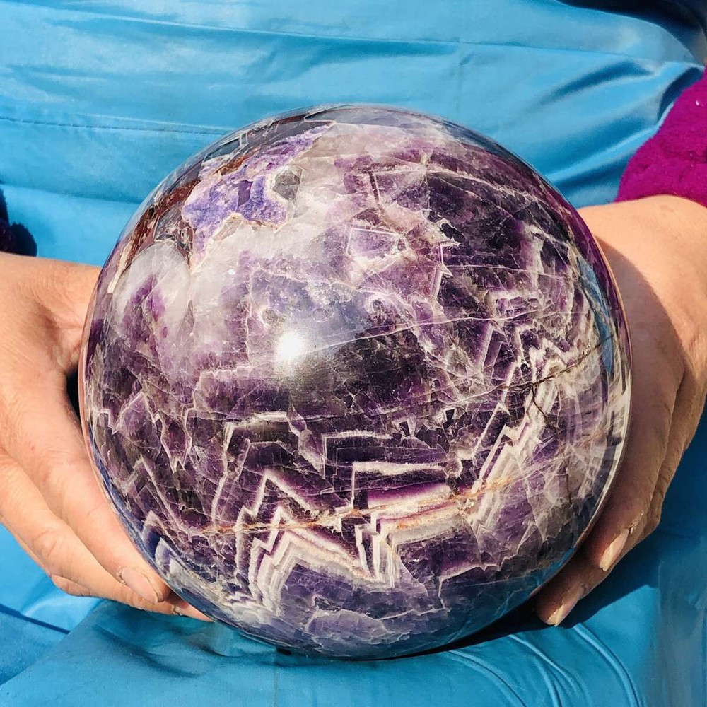 4240G Natural Amethyst Quartz Crystal Sphere Ball for Healing and Meditation