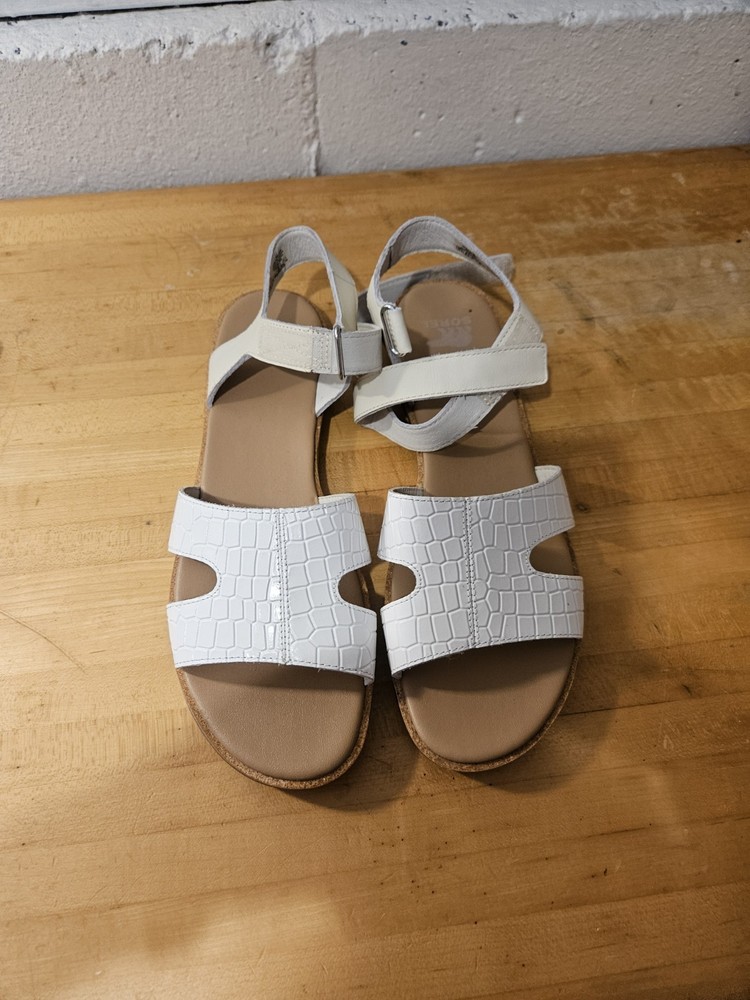 Sorel Womens White Cream Ankle Strap Sandals Size 10.5