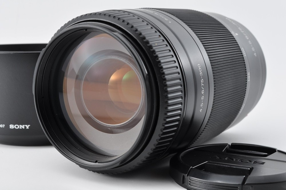 Sony 75-300mm f/4.5-5.6 Telephoto Lens 1.5m 4.9ft macro From Japan 【Near Mint】