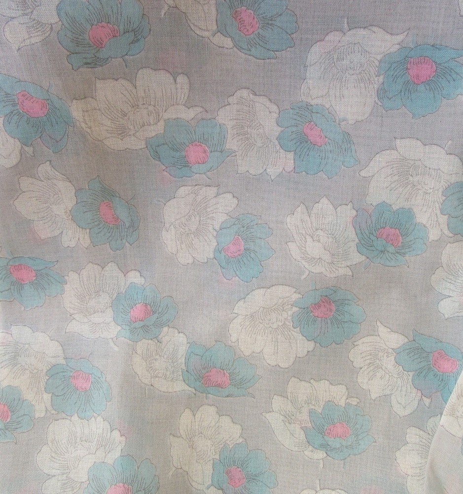 3.2 yd True Vintage Semi-Sheer Poly Cotton Voile Muted Floral Doll Dress Fabric
