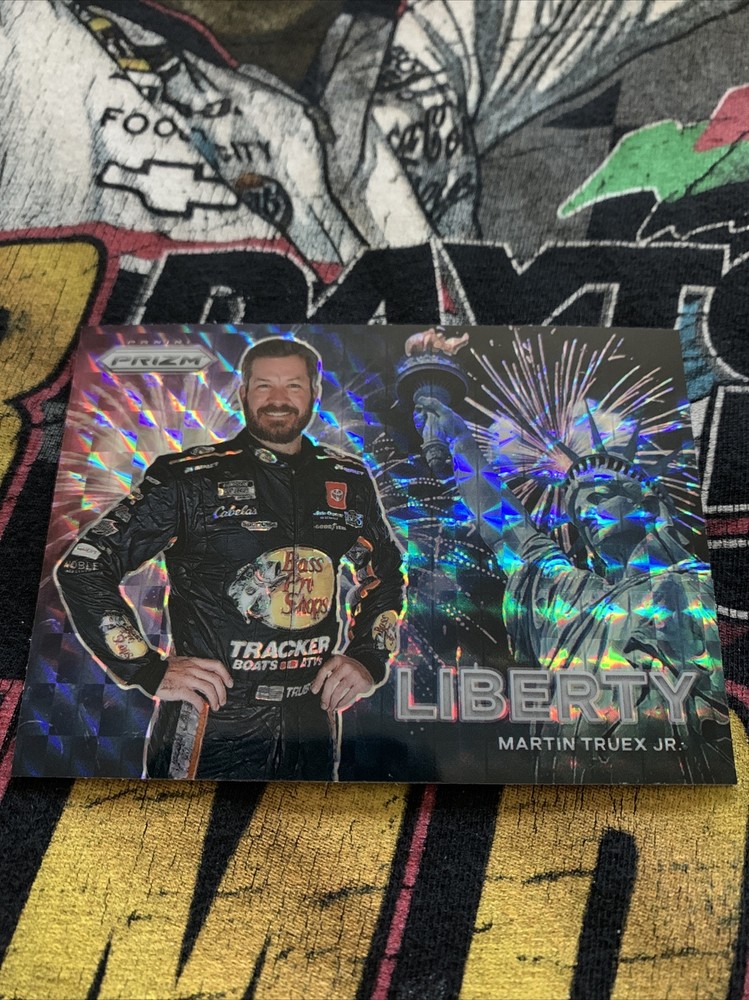 2021 PANINI NASCAR RACING PRIZM. LIBERTY Martin Truex Jr PRIZM SSP