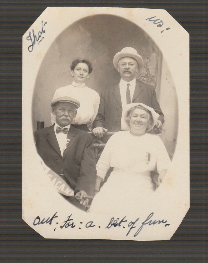 [74635] OLD RPPC showing TWO COUPLES OUT HAVING FUN - AZO TRI1 (1904-18)