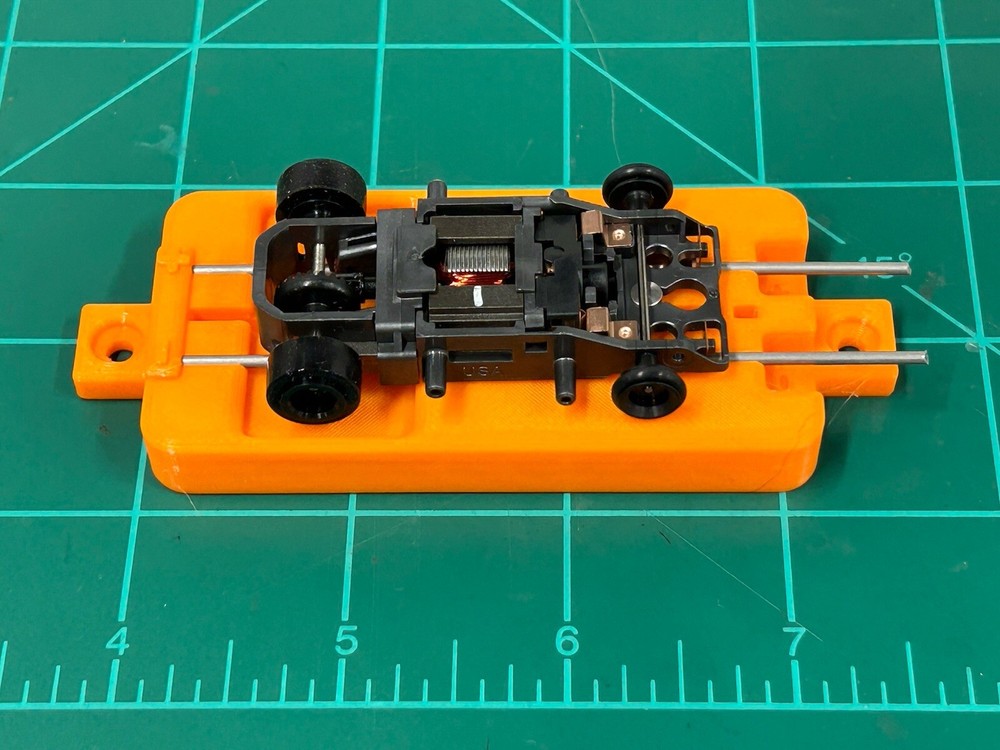 Hot Orange HO Scale Slot Car Break-In Stand for Super 7 Viper Tyco Super G+